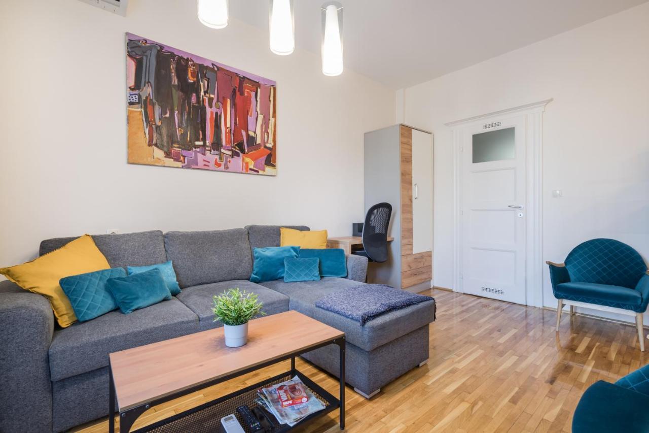 Bpr Blue Paradise Apartment With A/C Budapest Luaran gambar