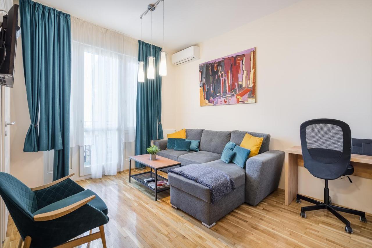 Bpr Blue Paradise Apartment With A/C Budapest Luaran gambar