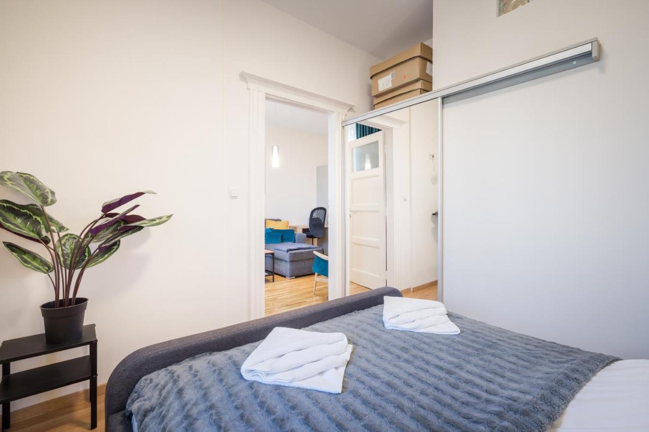 Bpr Blue Paradise Apartment With A/C Budapest Luaran gambar