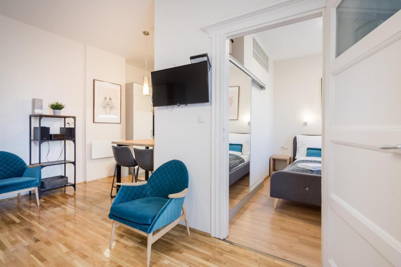 Bpr Blue Paradise Apartment With A/C Budapest Luaran gambar