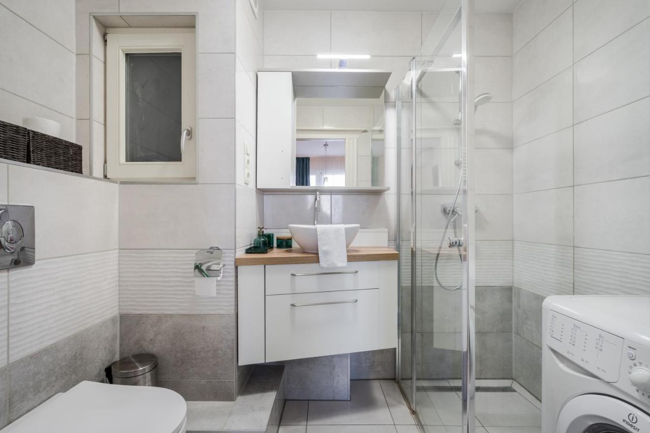 Bpr Blue Paradise Apartment With A/C Budapest Luaran gambar
