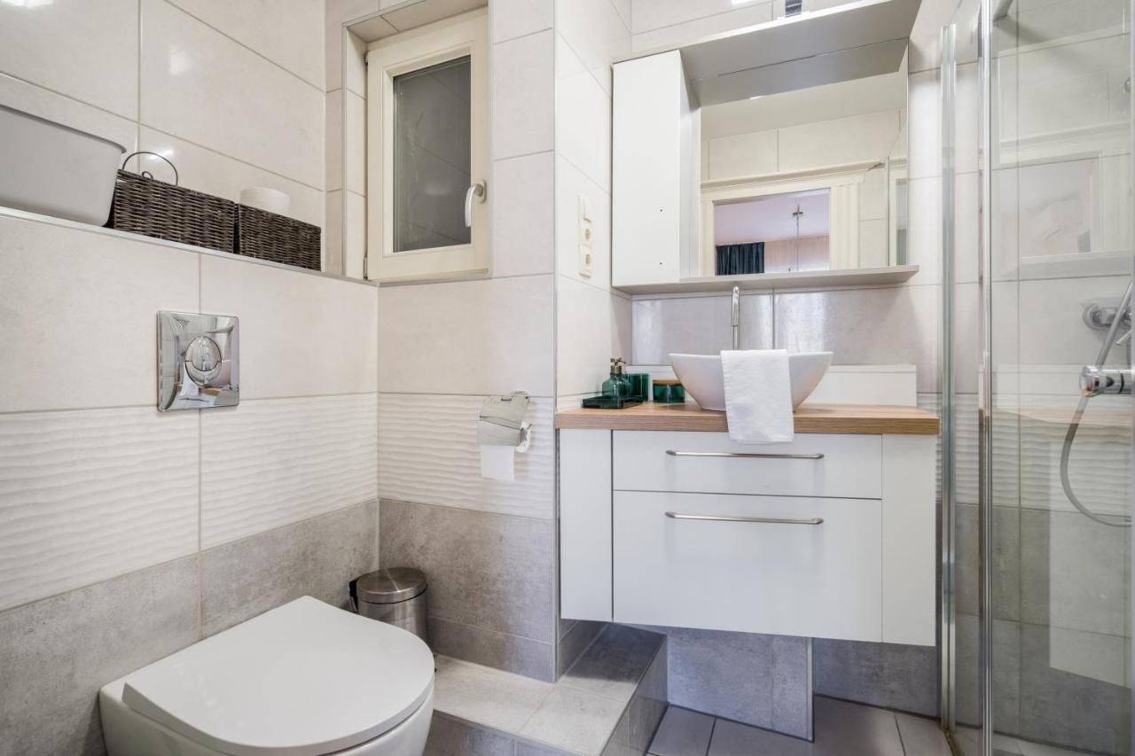 Bpr Blue Paradise Apartment With A/C Budapest Luaran gambar