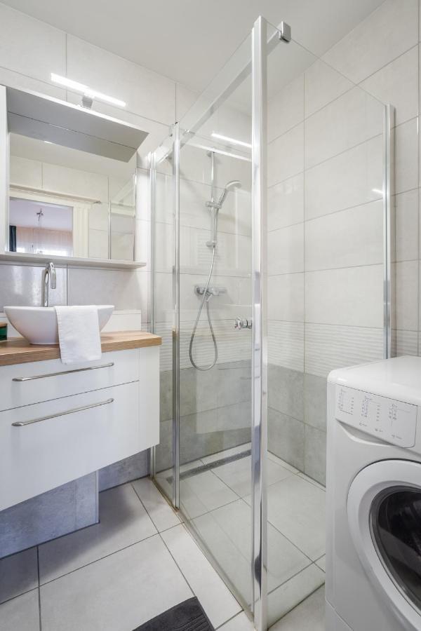 Bpr Blue Paradise Apartment With A/C Budapest Luaran gambar