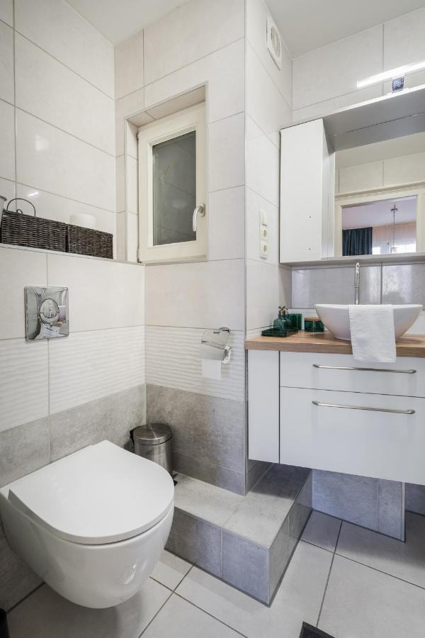 Bpr Blue Paradise Apartment With A/C Budapest Luaran gambar